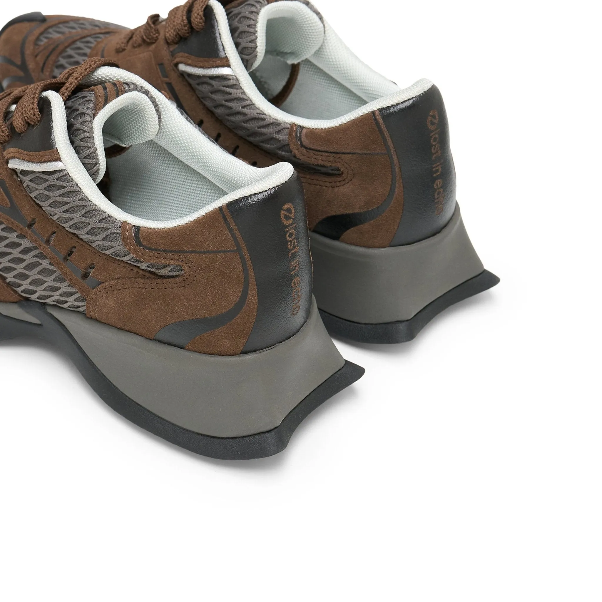 Mesh Stitching Embossed Vintage Running Shoes In Brown