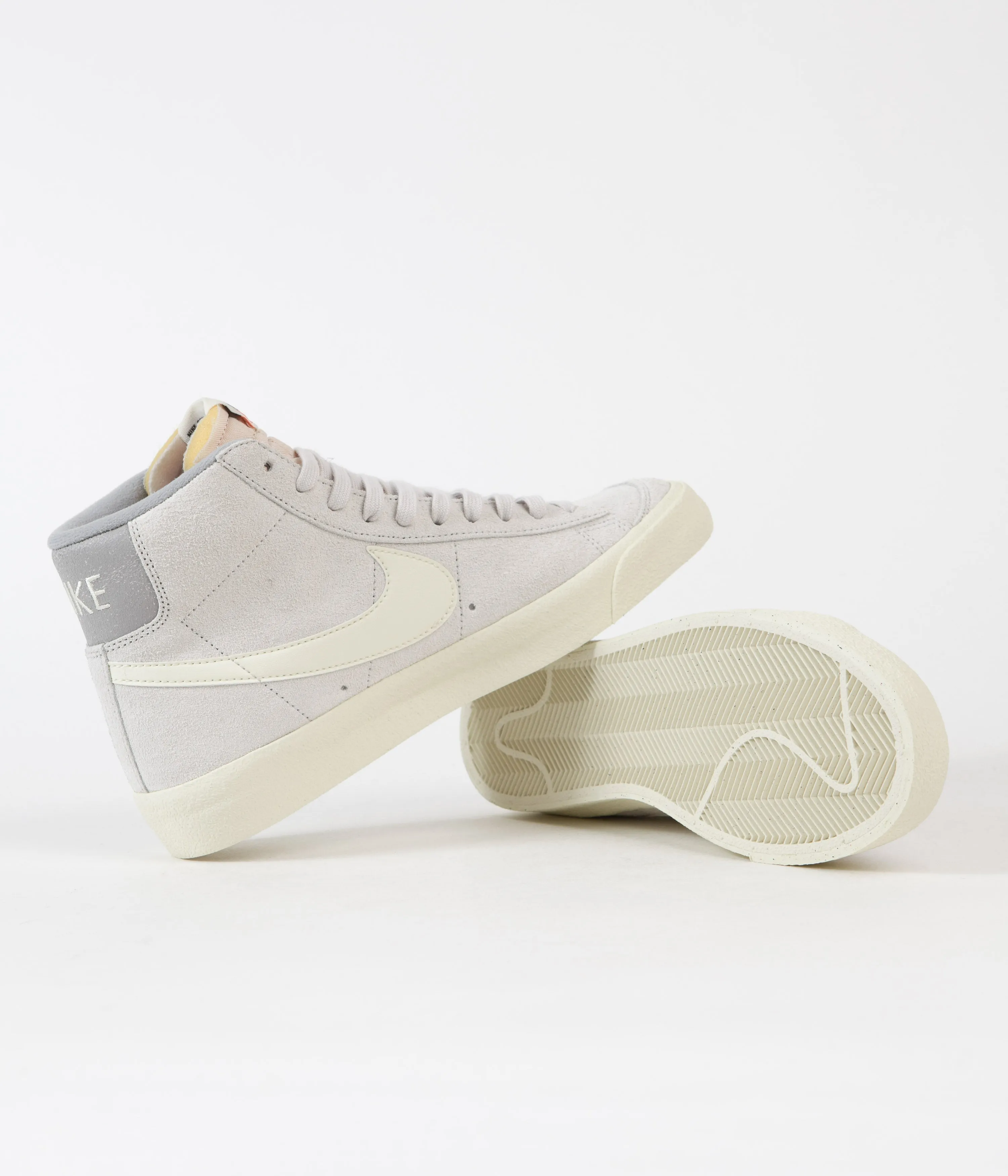 Nike Blazer Mid '77 Premium Shoes - Light Bone / Coconut Milk - Medium Grey